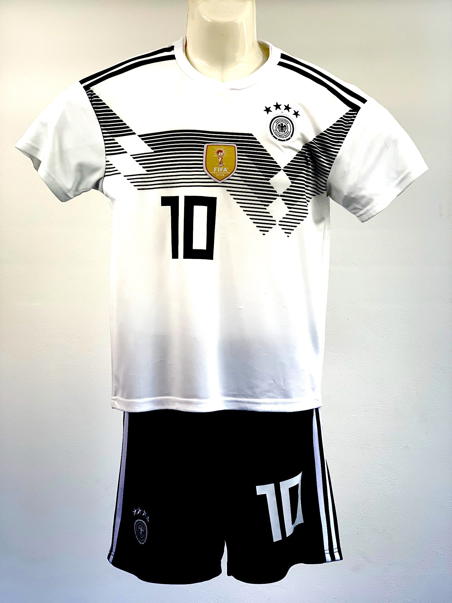 Football Jersey set Germany home Ozil number#10 (soccer sets / country sets / football kit / specials/ country kit / soccer kit / football kit )